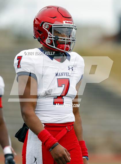 Thumbnail 3 in Manvel @ Cedar Park (UIL 5A Division 1 Quarterfinal) photogallery.