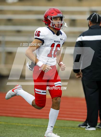 Thumbnail 3 in Manvel @ Cedar Park (UIL 5A Division 1 Quarterfinal) photogallery.