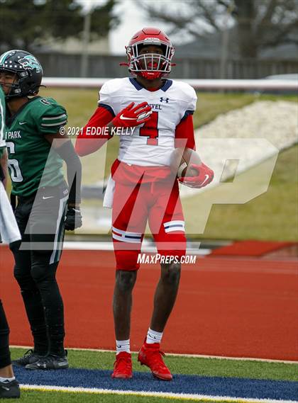 Thumbnail 3 in Manvel @ Cedar Park (UIL 5A Division 1 Quarterfinal) photogallery.