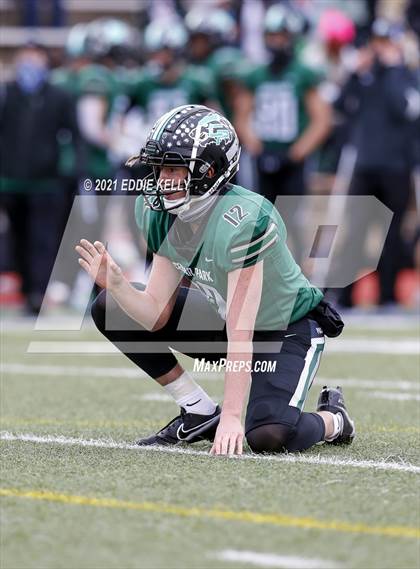 Thumbnail 3 in Manvel @ Cedar Park (UIL 5A Division 1 Quarterfinal) photogallery.
