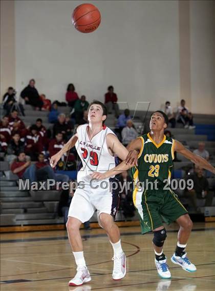 Thumbnail 1 in Canyon vs. La Salle (Burbank Tip-Off Classic) photogallery.