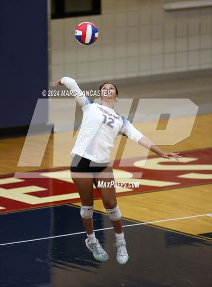 Thumbnail 2 in Cannon @ Providence Day photogallery.