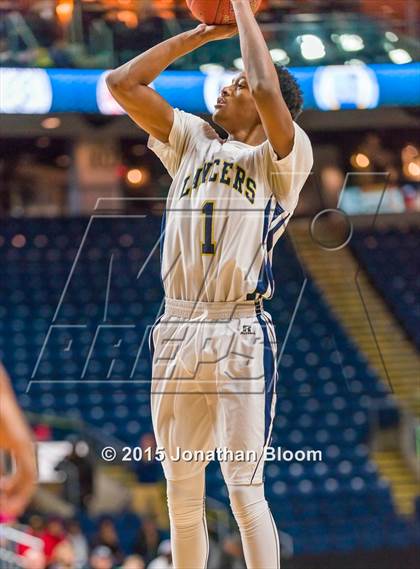 Thumbnail 1 in Sacred Heart vs Notre Dame Catholic (MLK Classic) photogallery.