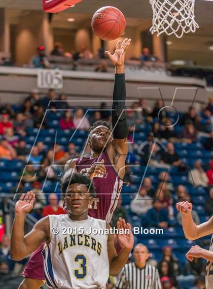 Thumbnail 1 in Sacred Heart vs Notre Dame Catholic (MLK Classic) photogallery.