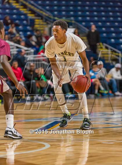 Thumbnail 2 in Sacred Heart vs Notre Dame Catholic (MLK Classic) photogallery.