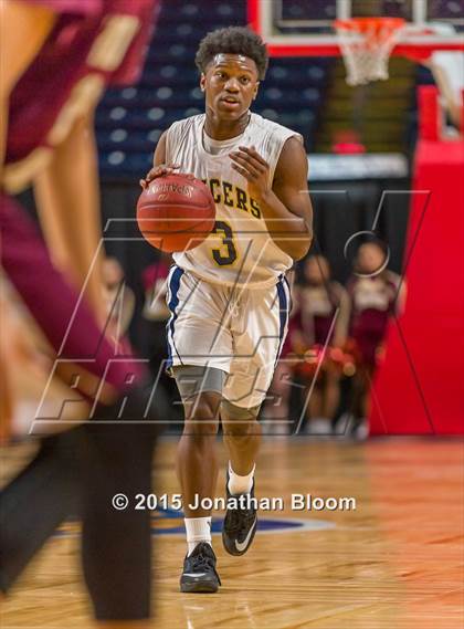 Thumbnail 3 in Sacred Heart vs Notre Dame Catholic (MLK Classic) photogallery.