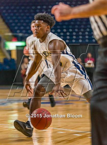 Thumbnail 1 in Sacred Heart vs Notre Dame Catholic (MLK Classic) photogallery.