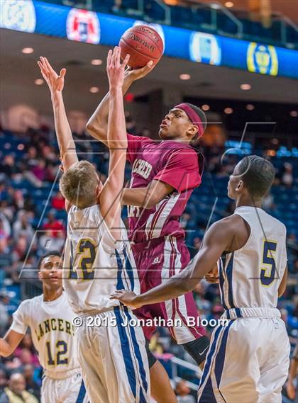 Thumbnail 1 in Sacred Heart vs Notre Dame Catholic (MLK Classic) photogallery.