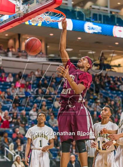 Thumbnail 3 in Sacred Heart vs Notre Dame Catholic (MLK Classic) photogallery.