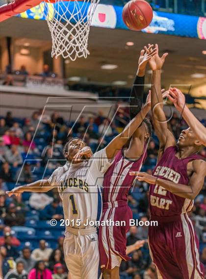 Thumbnail 1 in Sacred Heart vs Notre Dame Catholic (MLK Classic) photogallery.
