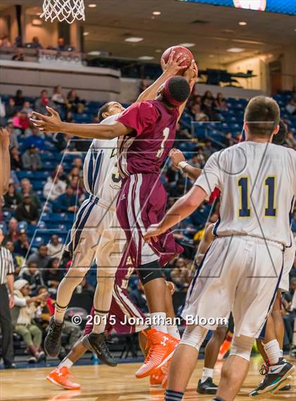 Thumbnail 3 in Sacred Heart vs Notre Dame Catholic (MLK Classic) photogallery.