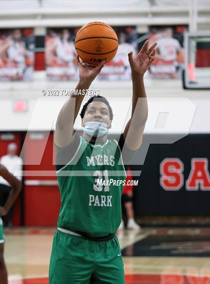 Thumbnail 2 in Myers Park @ South Mecklenburg photogallery.