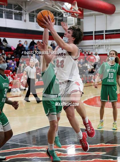 Thumbnail 2 in Myers Park @ South Mecklenburg photogallery.