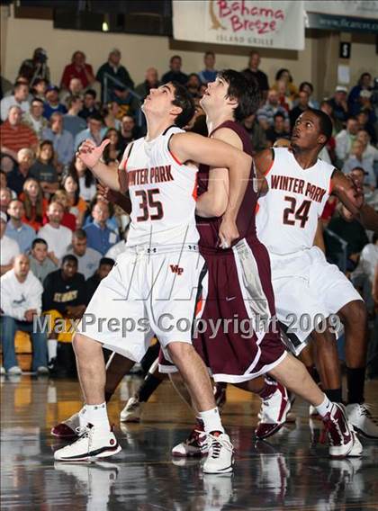 Thumbnail 3 in Winter Park vs. St. Benedict's Prep (City of Palms Classic) photogallery.