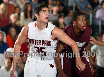 Thumbnail 2 in Winter Park vs. St. Benedict's Prep (City of Palms Classic) photogallery.