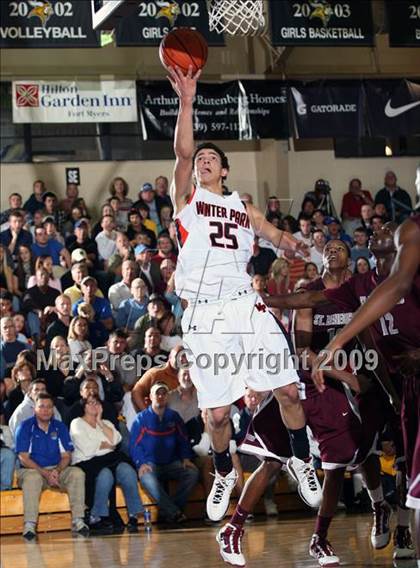 Thumbnail 2 in Winter Park vs. St. Benedict's Prep (City of Palms Classic) photogallery.