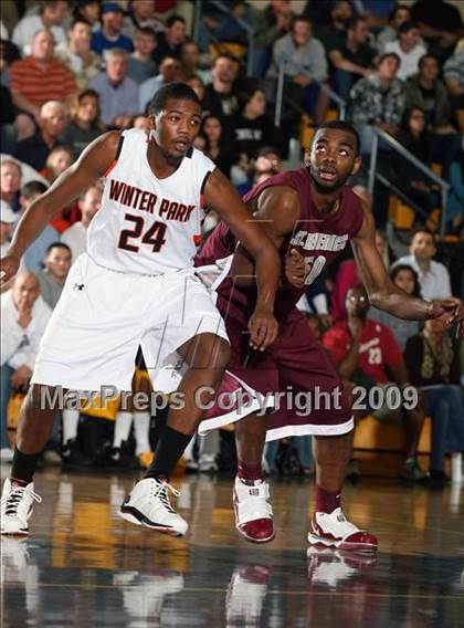 Thumbnail 1 in Winter Park vs. St. Benedict's Prep (City of Palms Classic) photogallery.