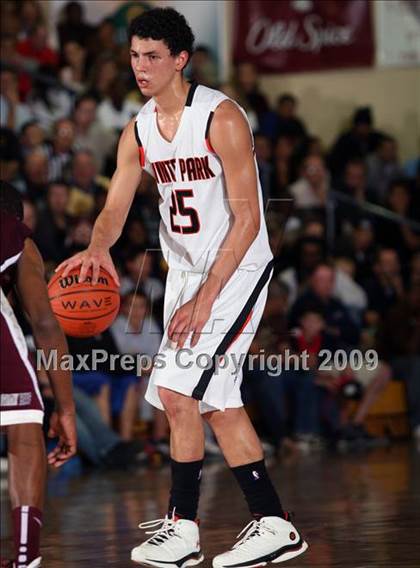 Thumbnail 1 in Winter Park vs. St. Benedict's Prep (City of Palms Classic) photogallery.