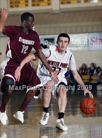 Thumbnail 3 in Winter Park vs. St. Benedict's Prep (City of Palms Classic) photogallery.