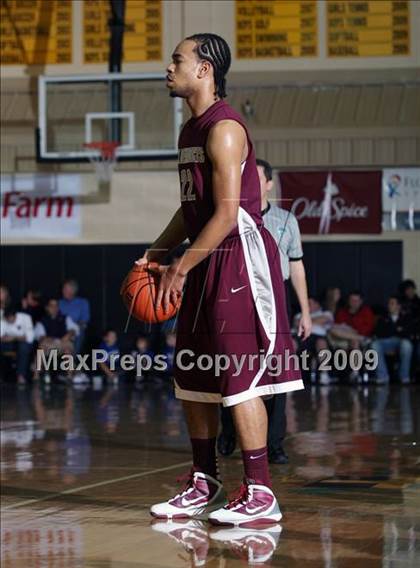 Thumbnail 2 in Winter Park vs. St. Benedict's Prep (City of Palms Classic) photogallery.