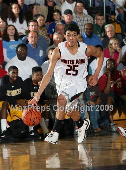 Thumbnail 1 in Winter Park vs. St. Benedict's Prep (City of Palms Classic) photogallery.