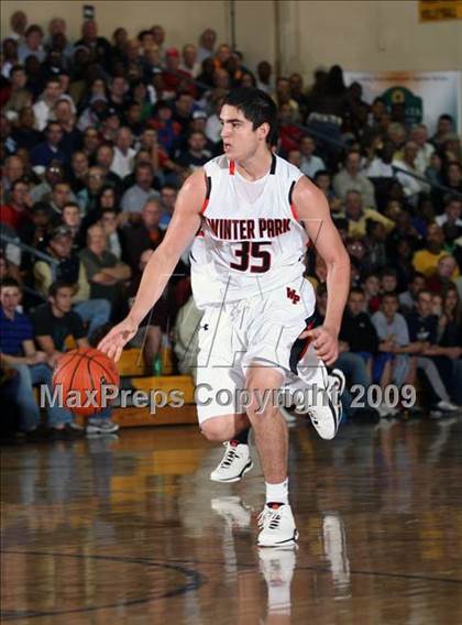 Thumbnail 2 in Winter Park vs. St. Benedict's Prep (City of Palms Classic) photogallery.