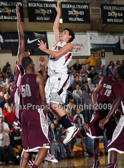 Thumbnail 2 in Winter Park vs. St. Benedict's Prep (City of Palms Classic) photogallery.