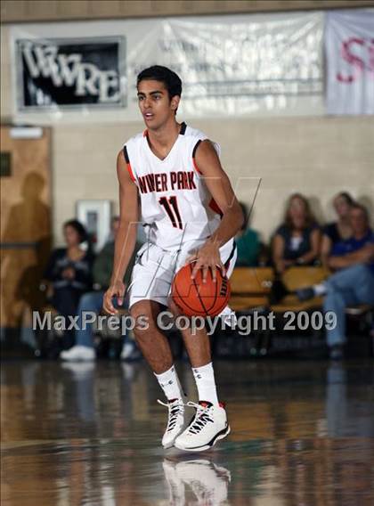 Thumbnail 1 in Winter Park vs. St. Benedict's Prep (City of Palms Classic) photogallery.