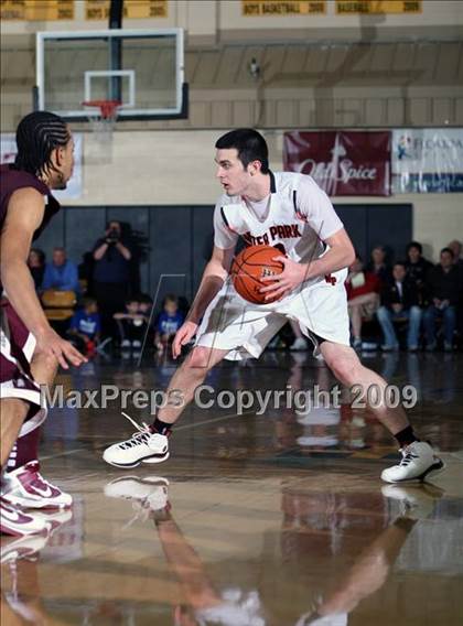 Thumbnail 3 in Winter Park vs. St. Benedict's Prep (City of Palms Classic) photogallery.
