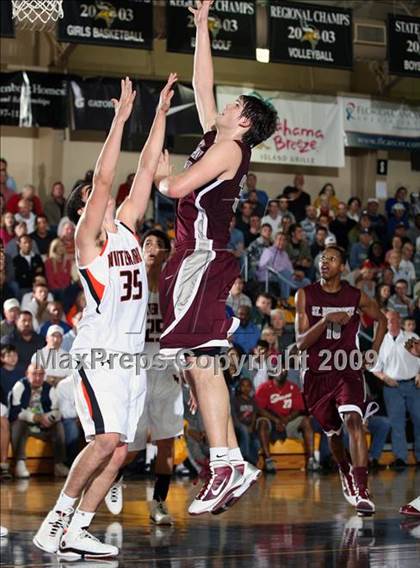 Thumbnail 3 in Winter Park vs. St. Benedict's Prep (City of Palms Classic) photogallery.