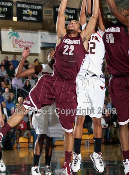 Thumbnail 3 in Winter Park vs. St. Benedict's Prep (City of Palms Classic) photogallery.
