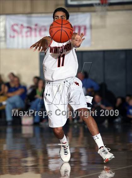 Thumbnail 2 in Winter Park vs. St. Benedict's Prep (City of Palms Classic) photogallery.