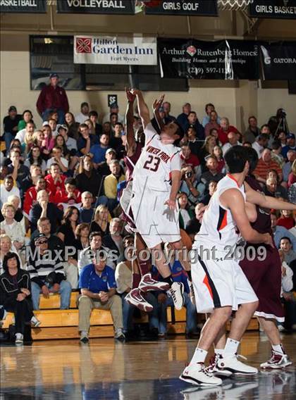 Thumbnail 2 in Winter Park vs. St. Benedict's Prep (City of Palms Classic) photogallery.
