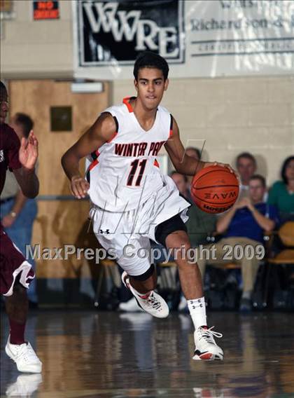 Thumbnail 3 in Winter Park vs. St. Benedict's Prep (City of Palms Classic) photogallery.