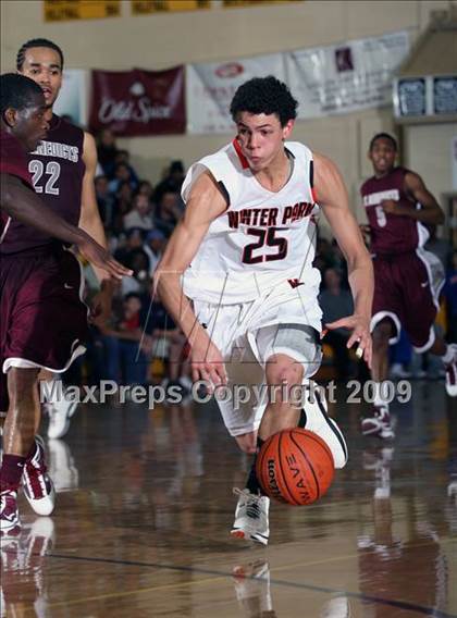 Thumbnail 2 in Winter Park vs. St. Benedict's Prep (City of Palms Classic) photogallery.