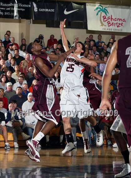 Thumbnail 3 in Winter Park vs. St. Benedict's Prep (City of Palms Classic) photogallery.