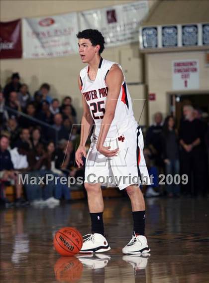 Thumbnail 3 in Winter Park vs. St. Benedict's Prep (City of Palms Classic) photogallery.