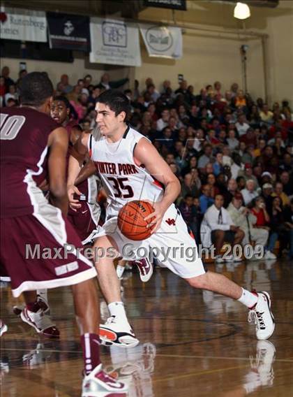 Thumbnail 2 in Winter Park vs. St. Benedict's Prep (City of Palms Classic) photogallery.