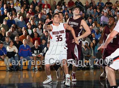 Thumbnail 3 in Winter Park vs. St. Benedict's Prep (City of Palms Classic) photogallery.