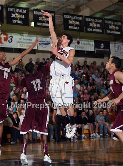 Thumbnail 3 in Winter Park vs. St. Benedict's Prep (City of Palms Classic) photogallery.