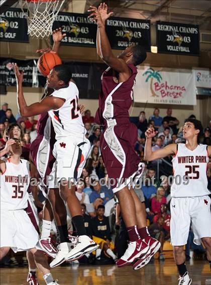 Thumbnail 1 in Winter Park vs. St. Benedict's Prep (City of Palms Classic) photogallery.