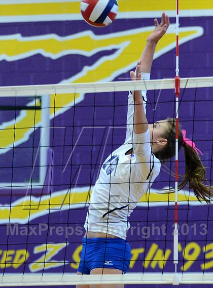 Thumbnail 3 in Dana Hills vs. Redondo (Durango Fall Classic) photogallery.