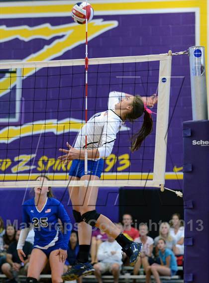 Thumbnail 3 in Dana Hills vs. Redondo (Durango Fall Classic) photogallery.