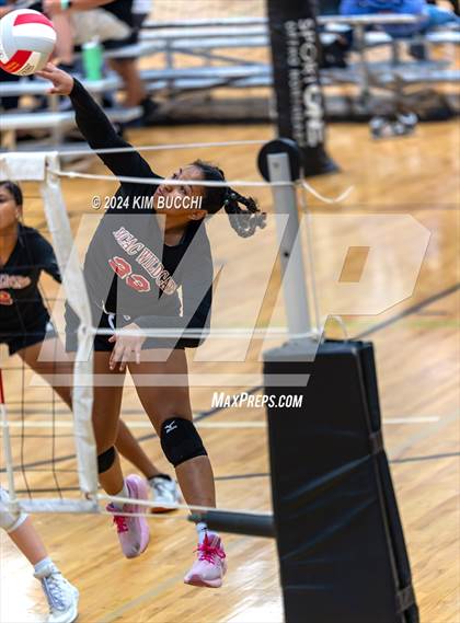 Thumbnail 2 in Mishawaka HomeSchool vs Cincinnati HomeSchool (Midwest Volleyball Classic) photogallery.