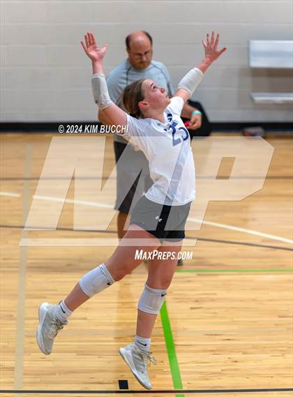 Thumbnail 1 in Mishawaka HomeSchool vs Cincinnati HomeSchool (Midwest Volleyball Classic) photogallery.