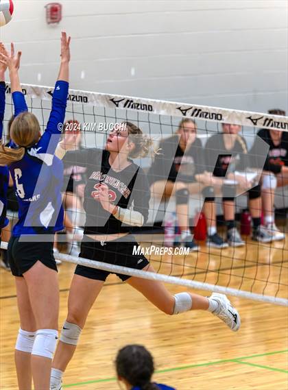 Thumbnail 2 in Mishawaka HomeSchool vs Cincinnati HomeSchool (Midwest Volleyball Classic) photogallery.