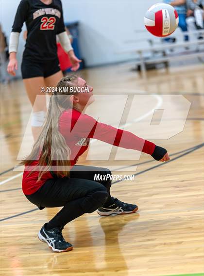 Thumbnail 2 in Mishawaka HomeSchool vs Cincinnati HomeSchool (Midwest Volleyball Classic) photogallery.