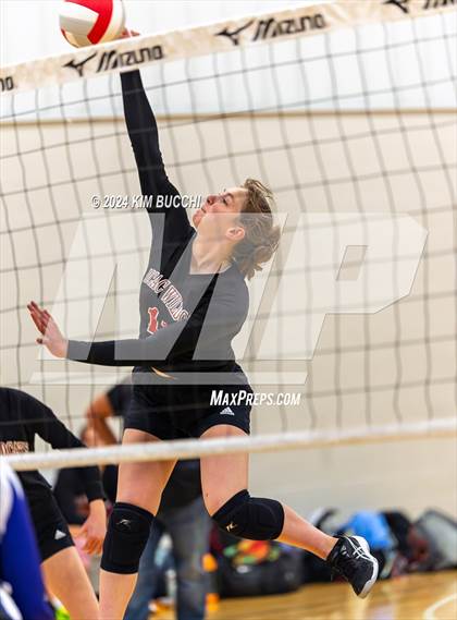 Thumbnail 1 in Mishawaka HomeSchool vs Cincinnati HomeSchool (Midwest Volleyball Classic) photogallery.