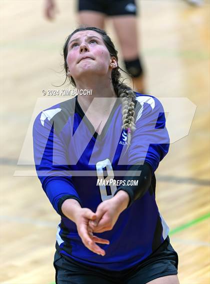 Thumbnail 3 in Mishawaka HomeSchool vs Cincinnati HomeSchool (Midwest Volleyball Classic) photogallery.