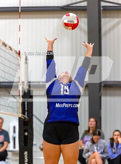 Thumbnail 2 in Mishawaka HomeSchool vs Cincinnati HomeSchool (Midwest Volleyball Classic) photogallery.
